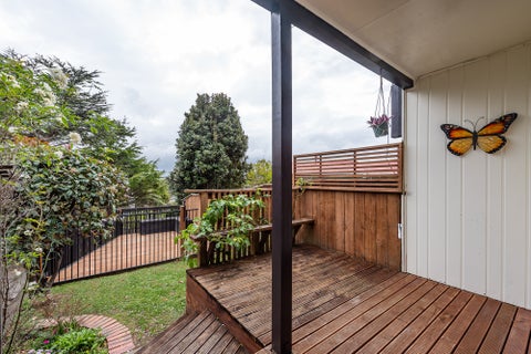 11A Pump Lane, Whitby, Porirua