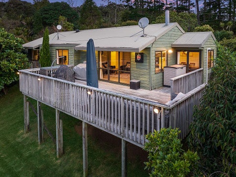 180 Carter Road, Oratia, Auckland