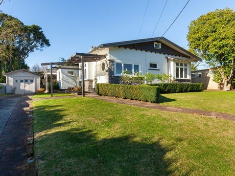 10 Omata Road, Westown, New Plymouth