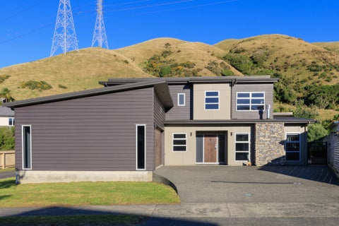 11 Yarnbrook Grove, Churton Park, Wellington