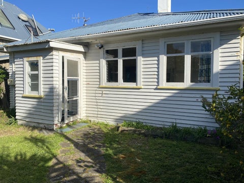 33 Aperahama Street, Paekakariki