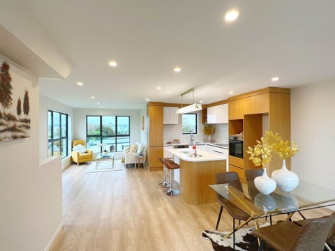 10A Robert Burke Place, Henderson, Auckland