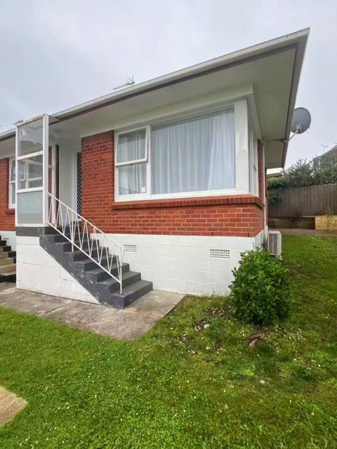 4/13A Evelyn Place, Hillcrest, Auckland
