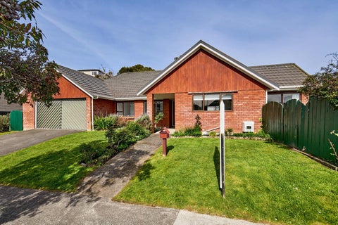 54 James Cook Drive, Whitby, Porirua