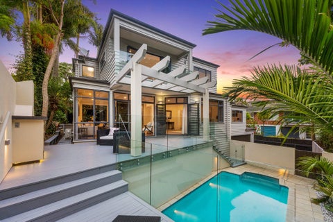 1A Whitby Crescent, Mairangi Bay, Auckland