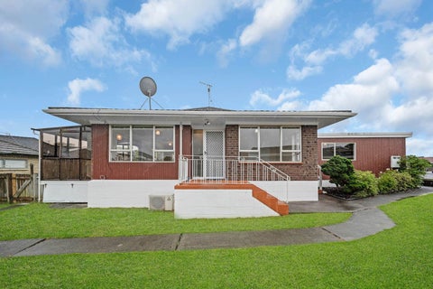 17 Faith Bullock Place, New Lynn, Auckland