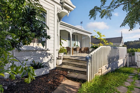 2/24 West End Road, Herne Bay, Auckland