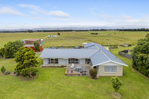 921 Top Grass Road, Dannevirke