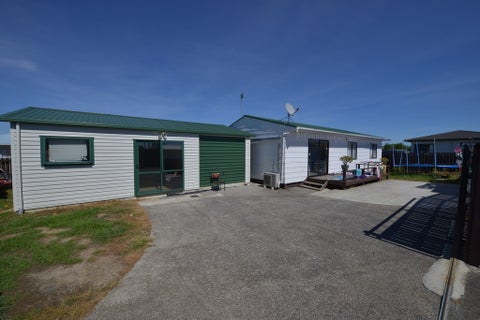 2/83 Templeton Place, Clendon Park, Auckland
