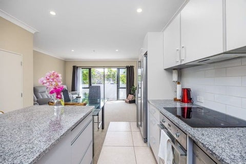 8/128 Stancombe Road, Flat Bush, Auckland