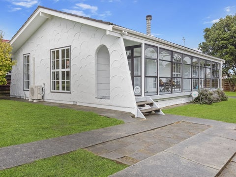 14 Coleman Street, Paraparaumu