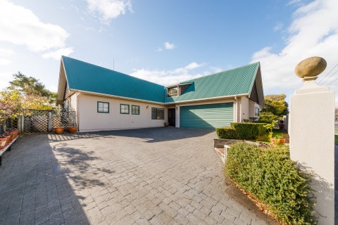 6 Wanganui Road, Marton