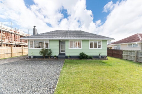 23A Hereford Street, Te Atatu Peninsula, Auckland