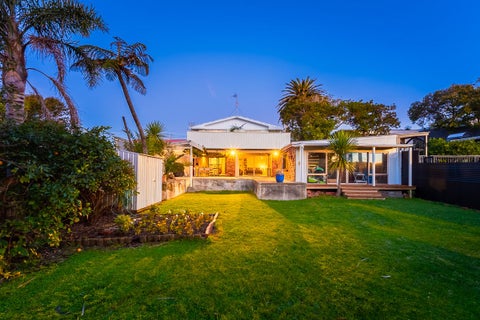 19 Gray Avenue, Paraparaumu Beach, Paraparaumu