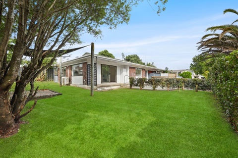 2/27 Matuhi Rise, Henderson, Auckland