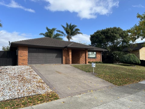 16 Ravenscourt Place, Huntington, Hamilton