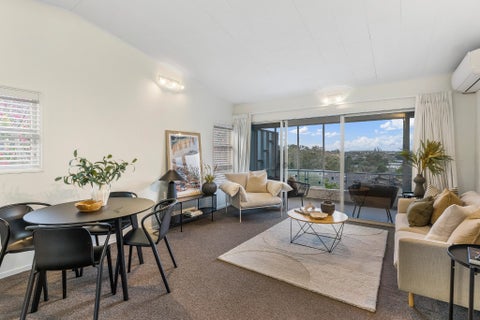 1/25 Pukerangi Crescent, Ellerslie, Auckland