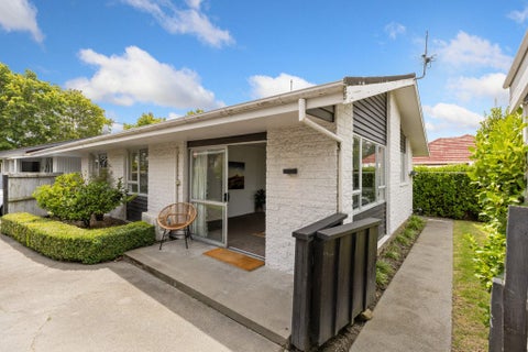 2/1 DELAWARE CRESCENT, Russley, Christchurch