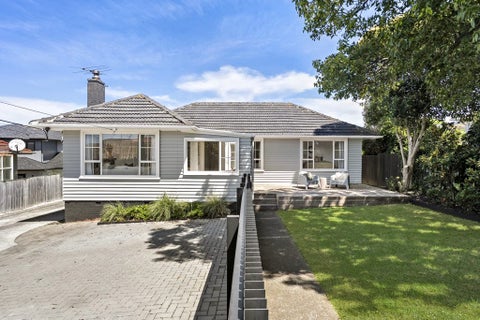 7 Tiroroa Avenue, Te Atatu South, Auckland