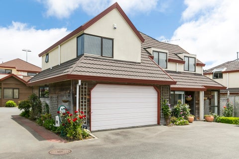5 Scorian Close, Karori, Wellington