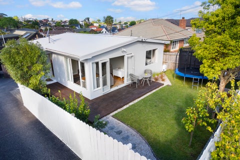 1/17 Corunna Road, Milford, Auckland