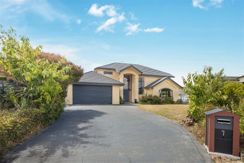 7 Gresford Place, Churton Park, Wellington