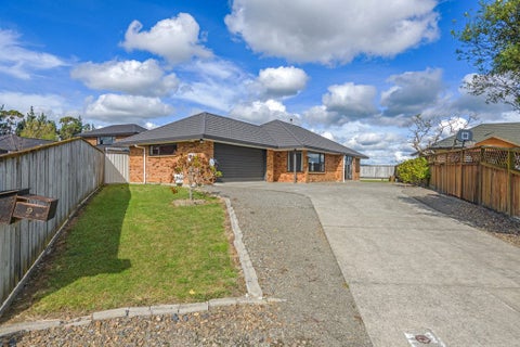 9 Alpine Grove, Kelvin Grove, Palmerston North