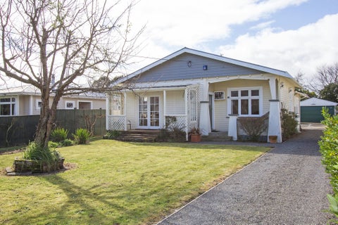 26 Clifton Avenue, Carterton