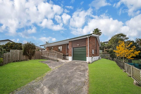 2/8 Millbrook Road, Henderson, Auckland