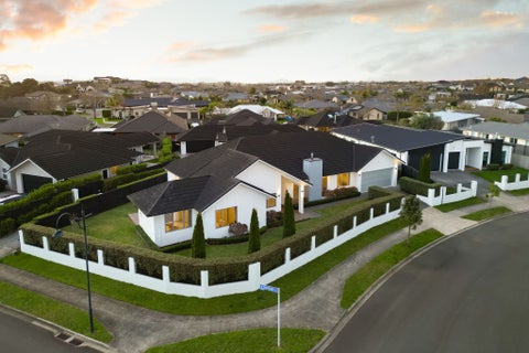 25 Batten Drive, Flagstaff, Hamilton