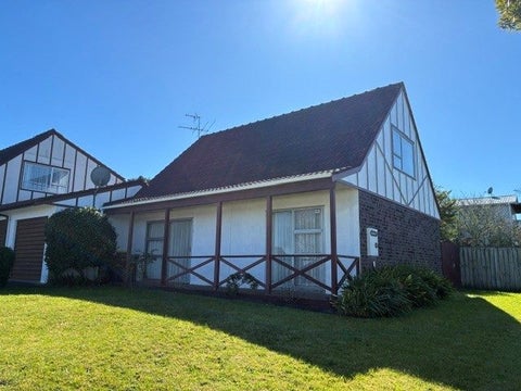 2/2 Curacao Place, Half Moon Bay, Auckland