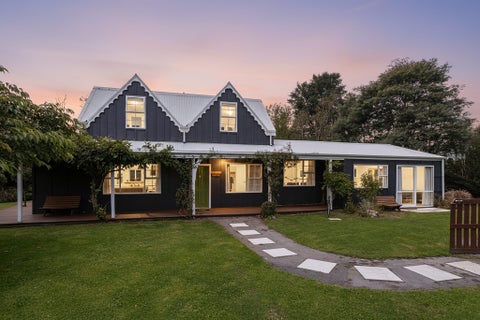 5 Burnt Hill Road, Oxford, Oxford
