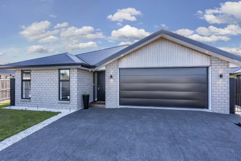 11 Cleaver Street, Woodend, Woodend