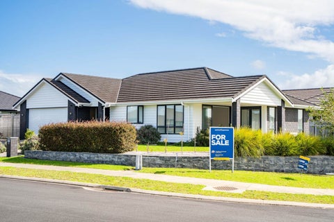 12 Kahukaka Road, One Tree Point