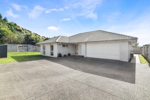292 Lakes Boulevard, Pyes Pa, Tauranga