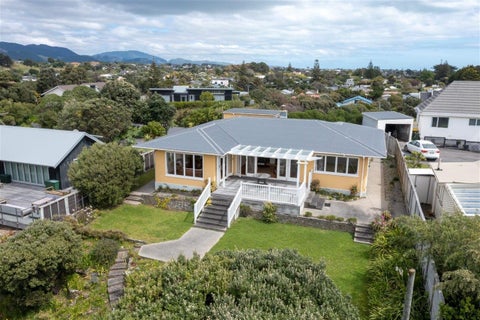 12 Heperi Street, Waikanae Beach, Waikanae