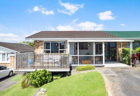 2/16 Stamford Park Road, Mount Roskill, Auckland
