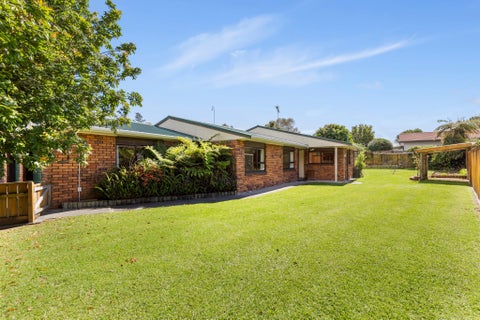 69 Carnoustie Drive, Wattle Downs, Auckland