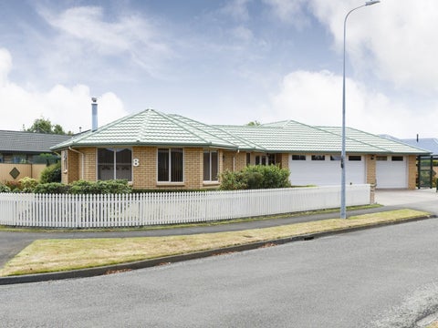 8 Abby Road, Fitzherbert, Palmerston North