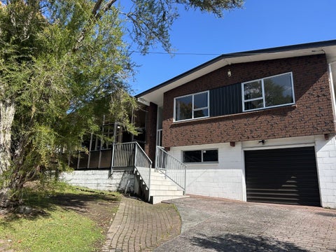 19 South Lynn Road, Titirangi, Auckland