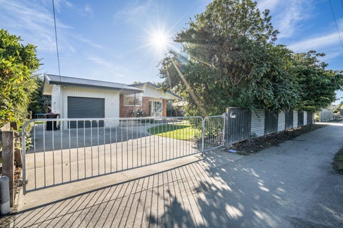 10 Great North Road, Winton, Winton