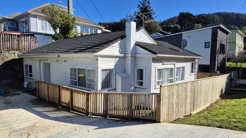 22 Hampton Hill Road, Tawa, Wellington