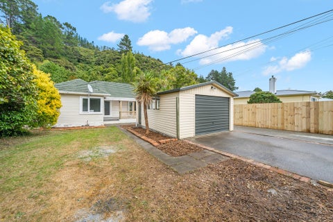 122 Hine Road, Wainuiomata, Lower Hutt