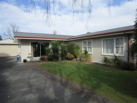 330 Warwick Road, STRATFORD, Stratford