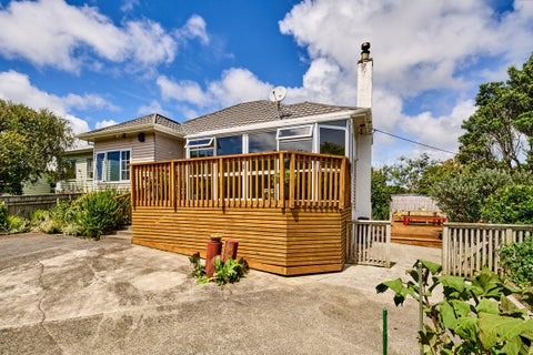 35 Lincoln Avenue, Tawa, Wellington