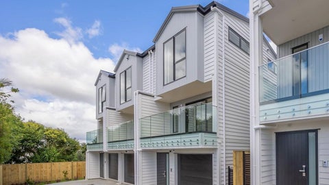 17E Bruce Road, Glenfield, Auckland