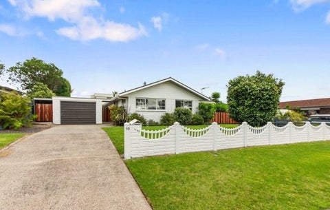 19 ENDEAVOUR Avenue, Welcome Bay, Tauranga