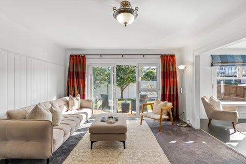 14 Mountbatten Avenue, Hillcrest, Auckland