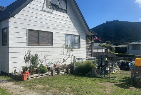 4A Beach Road, Waikawa, Picton