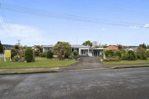 2 Holden Avenue, Holdens Bay, Rotorua